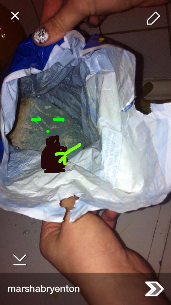 MuldyBred's tweet photo. Got mi milk 🍼🍼🍼 http://t.co/2KUaRDk1do