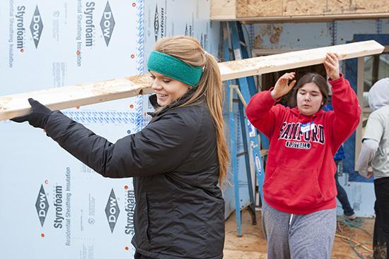 SamfordStrong's tweet image. For the 11th consecutive year @SamfordU supports @HabitatBHAM “Home for the Holidays” Register samford.edu/news/releases/…
