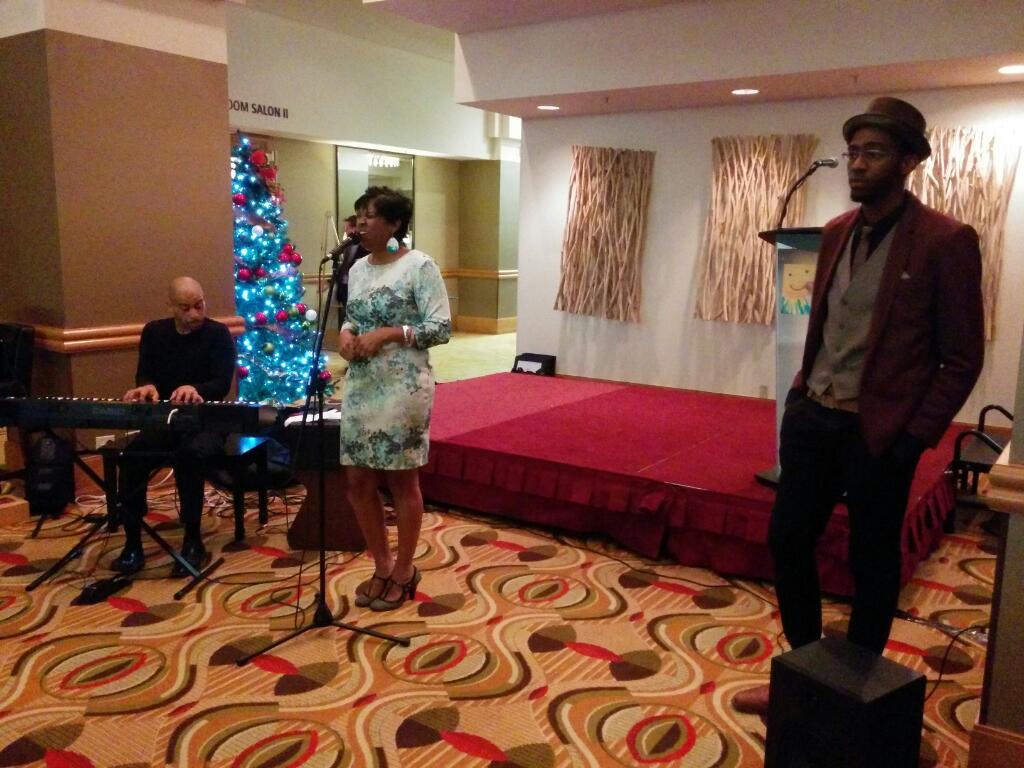 YSICollab's tweet photo. Some live lounge and soul smoothness from generations of the @Spoke_N_Heard crew! @TNMengage #cmho14 http://t.co/gKUNhNc0VI
