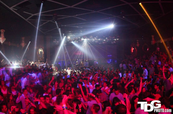 XtremeTrips's tweet photo. When the sun goes down, then it ALL goes down at La Santa, 1 of 3 Xclusive clubs you’ll be partying at in PV. http://t.co/IaCPKTE1no