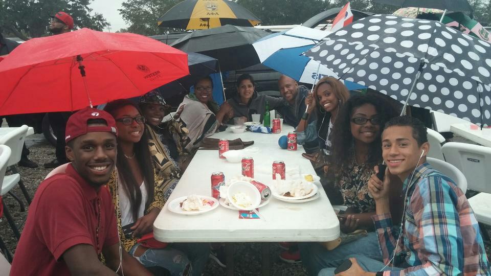 OrlandoAlphas's tweet photo. Rain didn't stop the party. Alpha's know how to tailgate #FloridaClassic2014 #BCUvsFAMU http://t.co/3ON81WLNgO