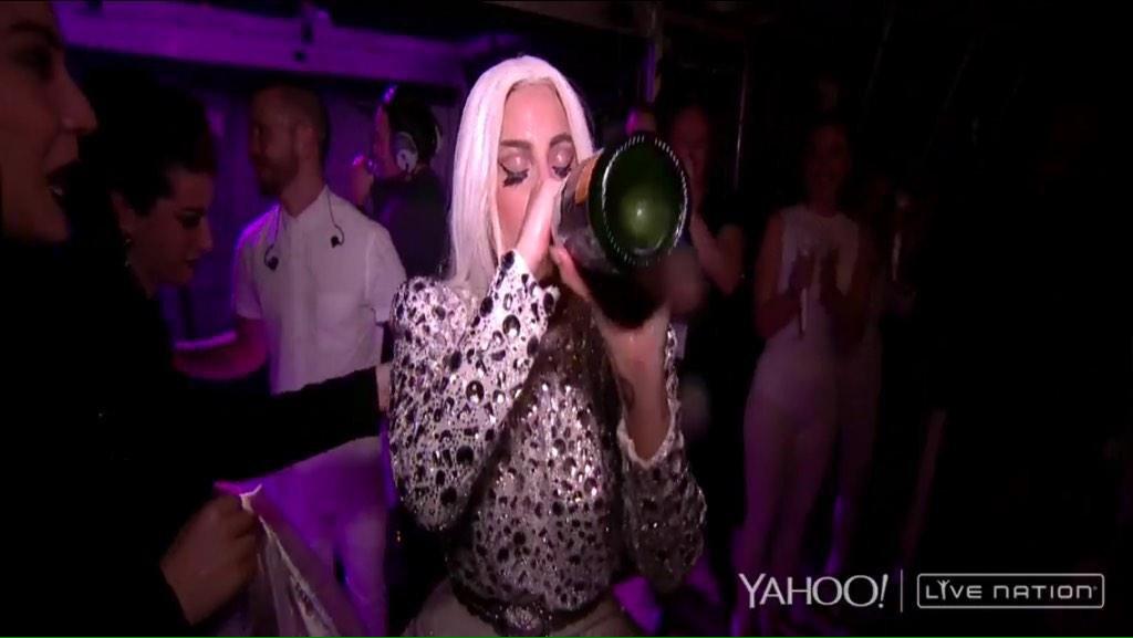 skinnylegendMP3's tweet photo. Life complete 🍷💝#artRaveParis #artRAVELivestreamNov24 #ThanksGagaForTheartRAVE #GoodByeARTPOP http://t.co/q5P6AqBIHf