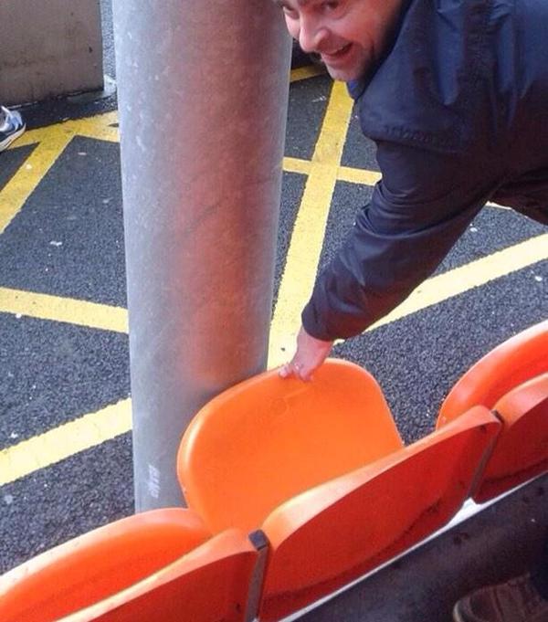 SundayChants's tweet photo. A Bolton Wanderers fan spent £25 on this seat at Blackpool this weekend. Brilliant. http://t.co/ineIU914hm