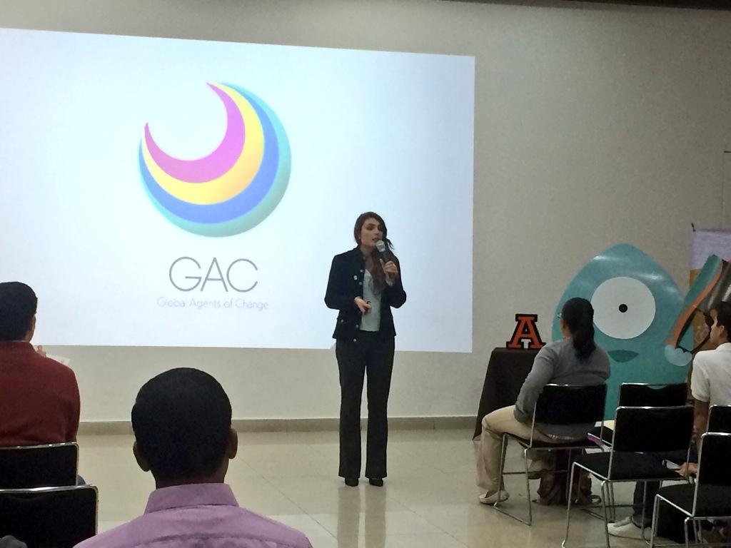 PauliinaVazquEz's tweet photo. Nuestra embajadora @marianaortizca presente en el congreso 100 líderes por Querétaro #GAC #GlobalAgentsOfChange http://t.co/kY7l2dO3lc