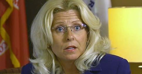 ConcernedVetsTX's tweet photo. Good Riddance. Poster child for dysfunctional VA FINALLY FIRED http://t.co/H37twuxyNj #Clockstopped http://t.co/4E45MLseGV