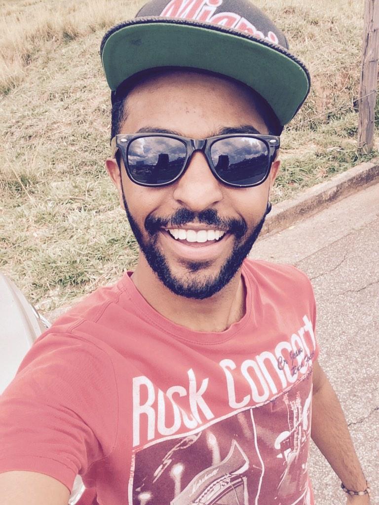Marcelinho_Fe's tweet photo. Posso ouvir um #OHTREM ? http://t.co/R4d33KjXhs