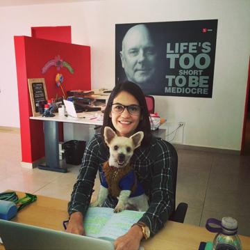 lyagonzalez's tweet photo. Juno y Lya trabajando duro. #EnjoyTheMoment @hushpuppies_ca http://t.co/2YyfHveCUO