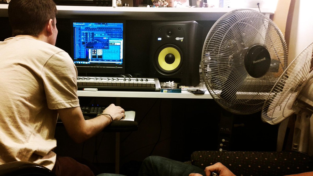 rustybuckets's tweet photo. "you've got too many fans man" #homeschooledstudios @HOMESCHOOLED613 http://t.co/VnFBh0ecJu