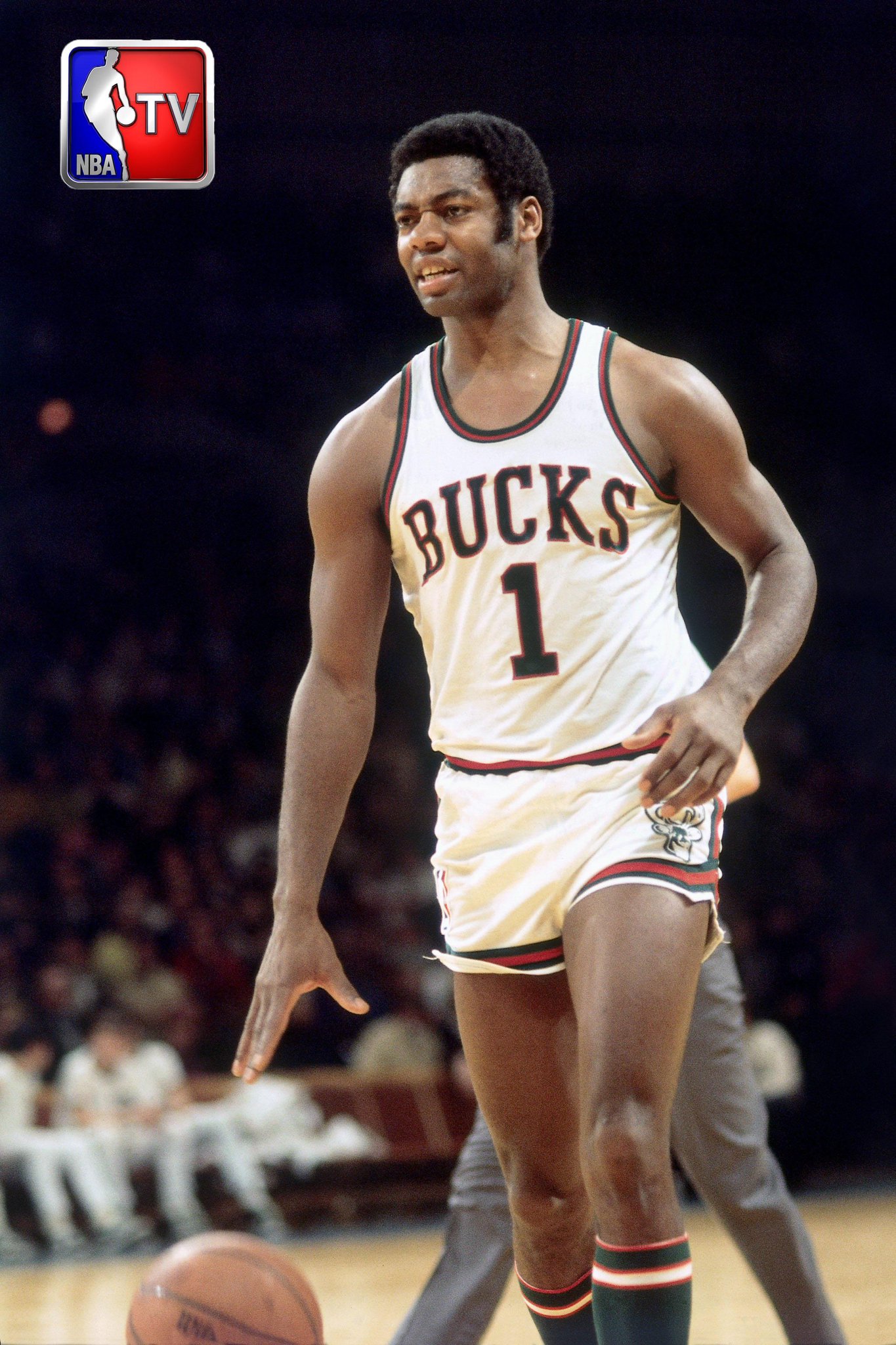 Happy Birthday to Oscar Robertson! "The Big O" recorded 189 career triple-doubles, most in NBA history 