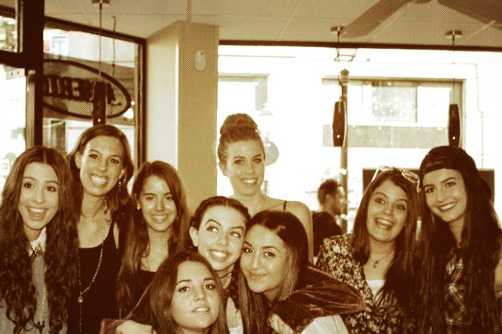 LeticiaCornish's tweet photo. GUYS WE MISS YOU SO MUCH HERE!!!!!! #spainland http://t.co/boMzTzMnba