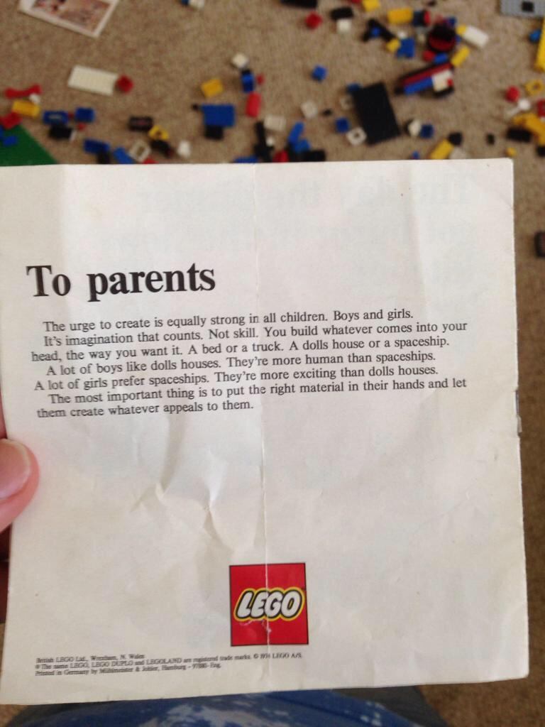SandisJeans's tweet photo. @sloandt7 @FosterELA @wargojon I made a connection between these directions of Legos from the 80s and Ash #TE850 http://t.co/u5D4x7XvHC