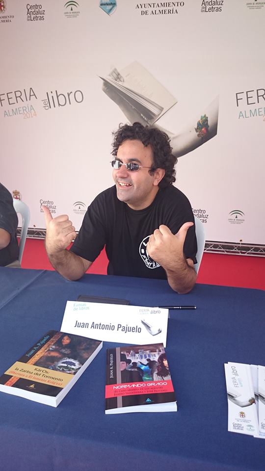 Zarinatormento's tweet photo. Más fotazas de nuestro autor favorito @Khonsuwolf !! http://t.co/Ubkw7yEAdG