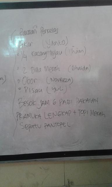ELVMONE's tweet photo. Bawaan perkelas http://t.co/zqAgZvap6S