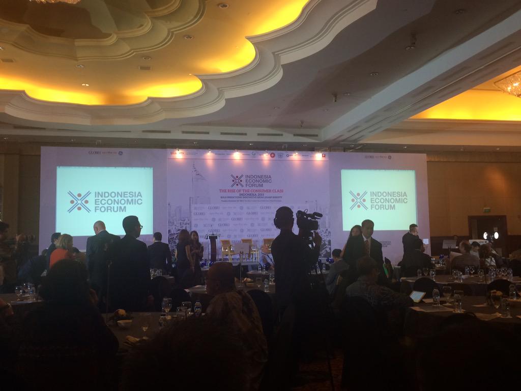 thejakartaglobe's tweet photo. Guests are starting to fill the Ritz-Carlton ballroom #IEF2014 http://t.co/3DreHn2s81