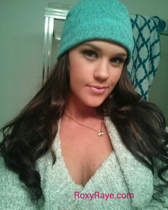 Hope everyone is having a wonderful Monday #sweaterweather #falltime #cali http://t.co/7OO8VHXntn<a href="/tag/sweaterweather"class="tags">#sweaterweather</a><a href="/tag/cali"class="tags"><span>#cali</span></a><a href="/tag/falltime"class="tags"><span>#falltime</span></a>