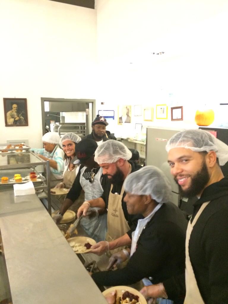 excelsm's tweet photo. Thanksgiving fun with @DeronWilliams and @pointofhopedw at St. John's Bread &amp; Life - 3000 meals served today! http://t.co/cOMMibRUvw