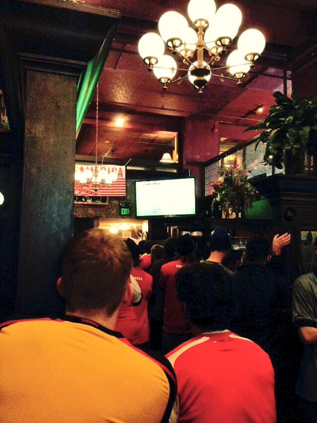 alossaimi_hamza's tweet image. Watched arsenal vs Man U with arsenal fans in Minneoplies.. It was amazing to be there.. #arsenal #cygo #gunners