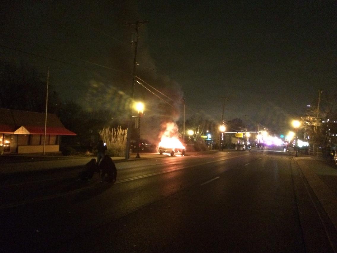Moment of calm as police car burns, helicopter flies over #Ferguson after grand jurydecision @telesurenglish