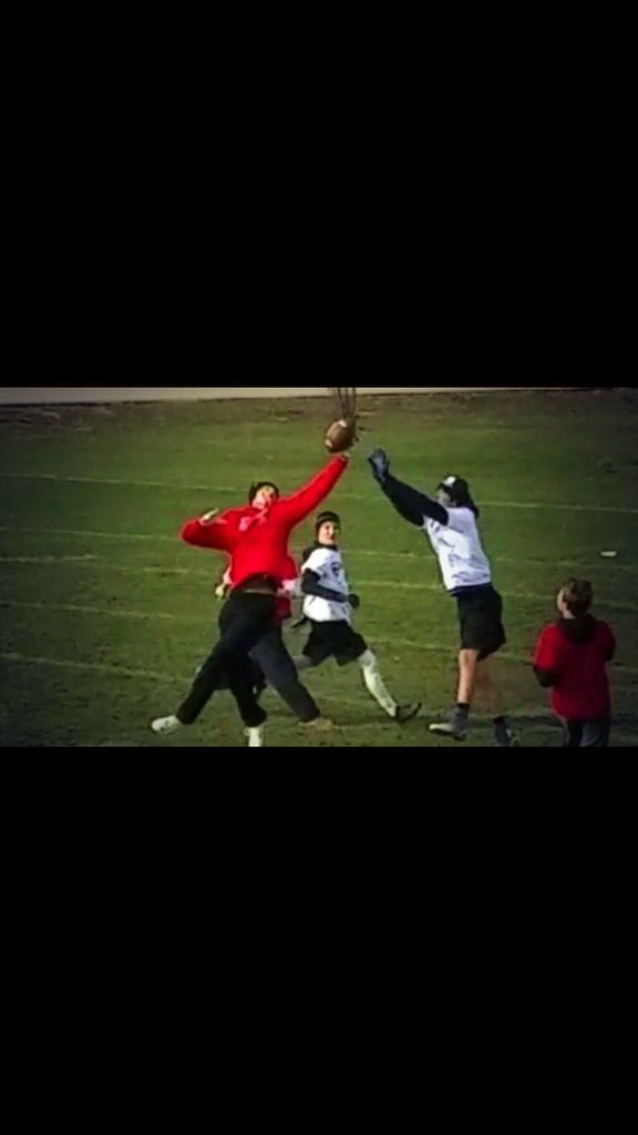 ClubLakeCobras's tweet photo. One handed catching drills at practice really pays off! #GoCobras http://t.co/P27Tdksnj7