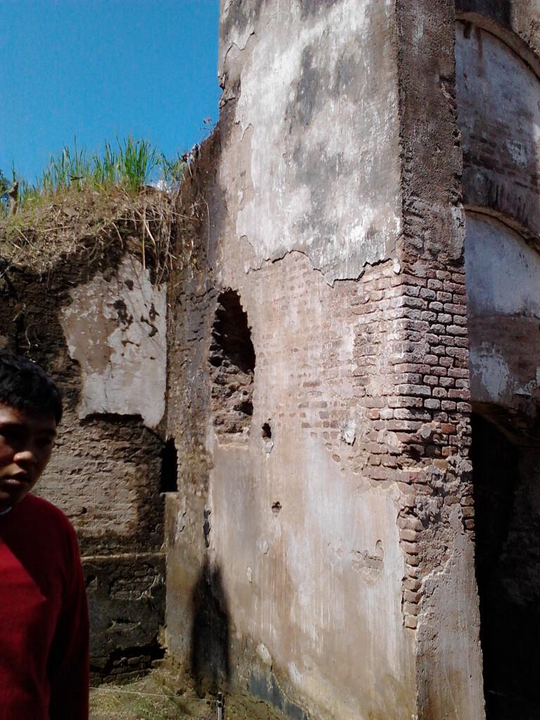 Rhmisft_'s tweet photo. At benteng belanda pemgaron #kemah budaya museum lambung mangkurat 2014 http://t.co/2hoEunBeJk