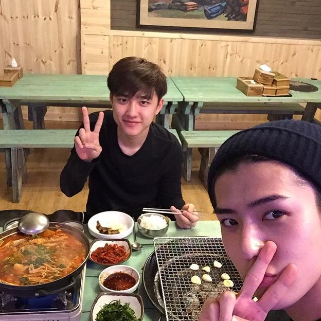 chansoostory's tweet photo. [Hunstagram] 141125 Sehun's IG update with #Kyungsoo 💕💕💕💕http://t.co/QwojBLCTkW http://t.co/F8Il7LPy5N