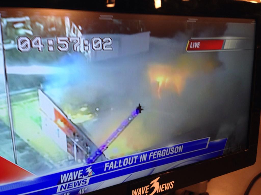 LaurenJonesNews's tweet image. On @wave3news Sunrise we have live reports from #FergusonMissouri all morning as protestors set fire to 25 businesses