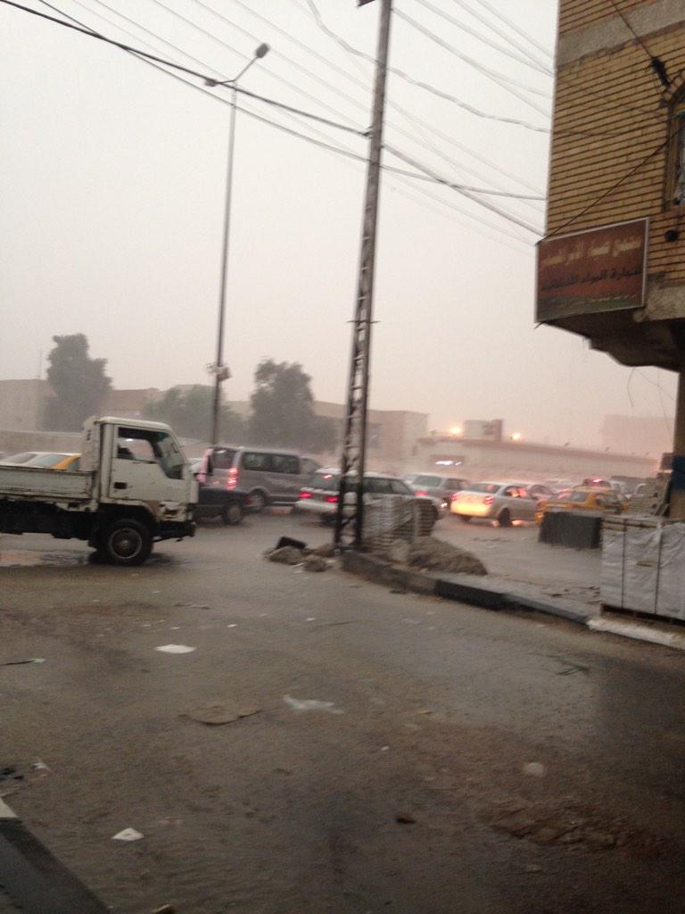 abdullah1355441's tweet photo. مطر غزير في البصرة الان http://t.co/vHc7Qv9Bxu