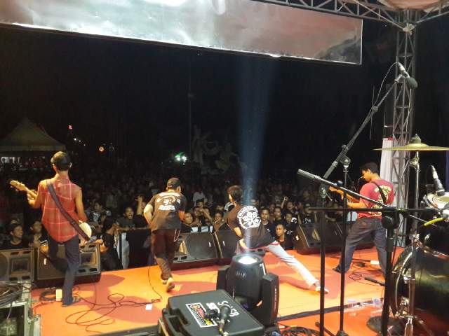 acara tour <a href="/GrAnaT_SMFT/">#GrAnaT2018</a> di kota tabanan ! Penonton nya bikin anu saya merinding