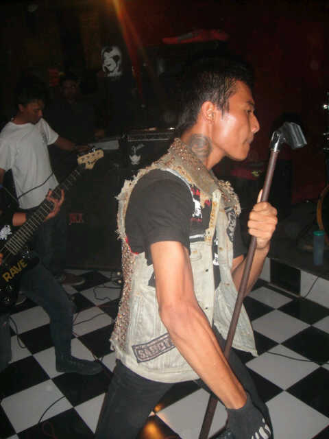 Sok kekar tapi tetap chaos punk !