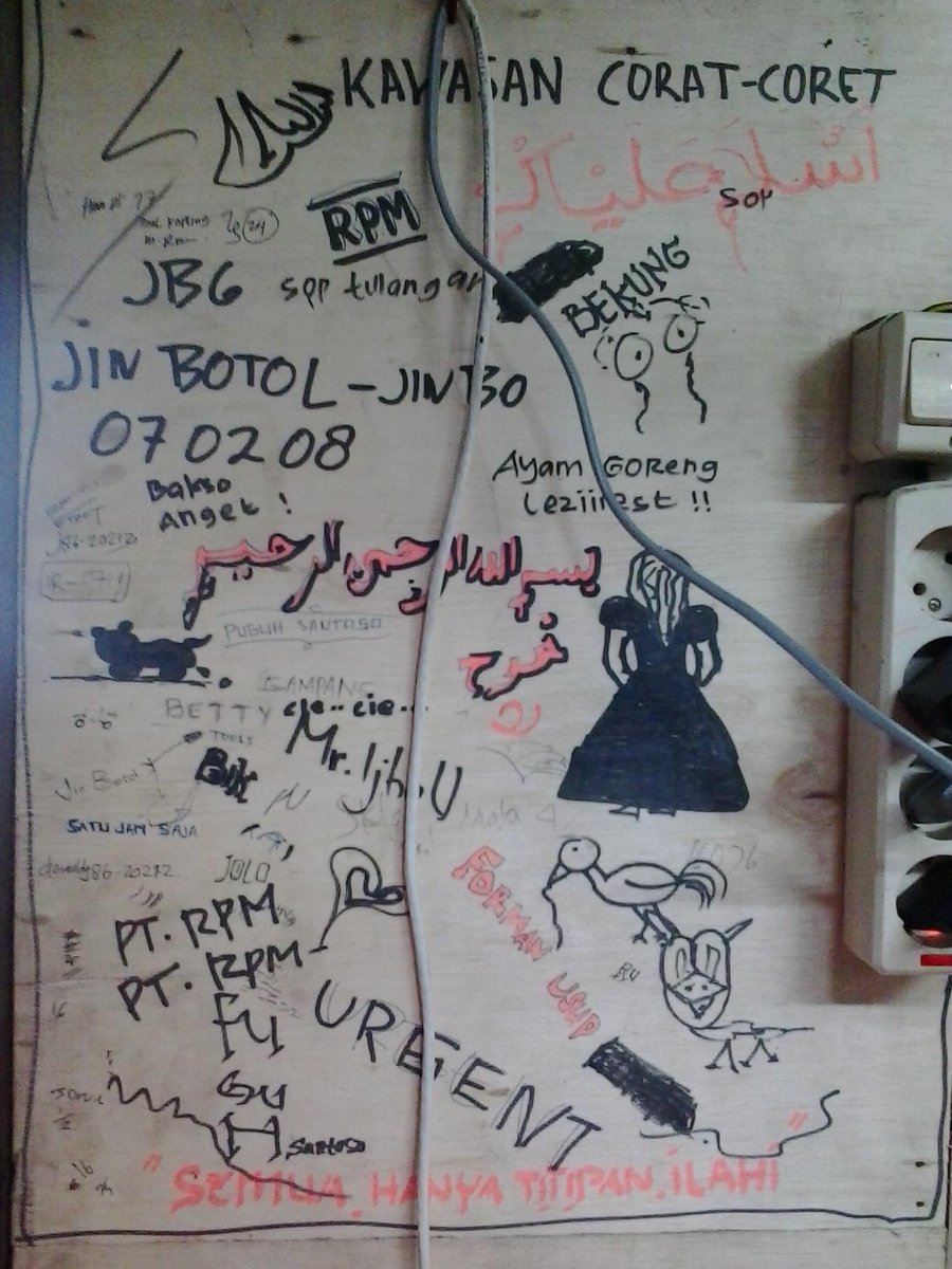 puguhs17's tweet photo. Area Corat-coret anak TK.. http://t.co/UFlYWCi7J8