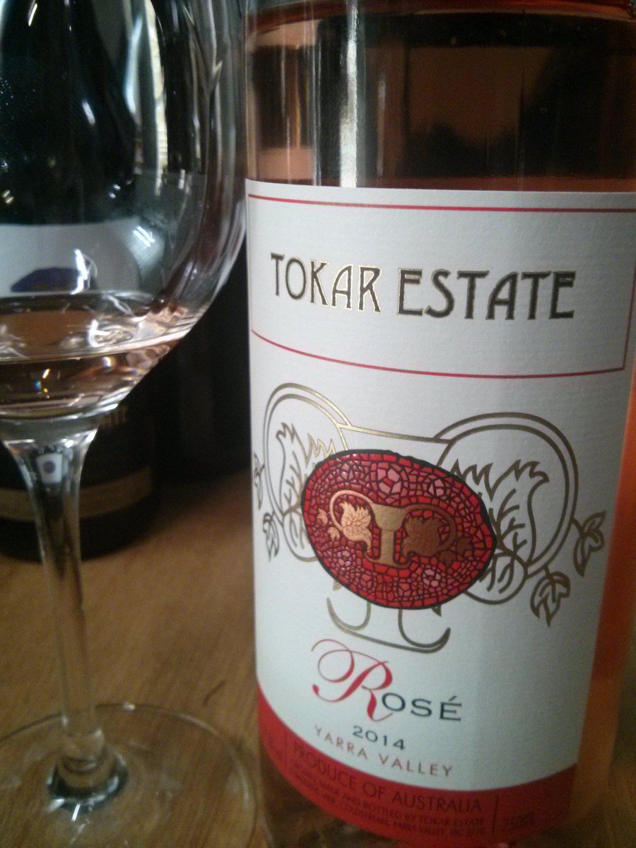 Tokar Estate Rose 2014 on AWTG: awtg.org/xn/detail/6624…
<a href="/TokarEstateWine/">Daniel Tokar</a> <a href="/winewankers/">The Wine Wankers 🍾🤛🎉🥂</a> #yarravalley #rose #wine