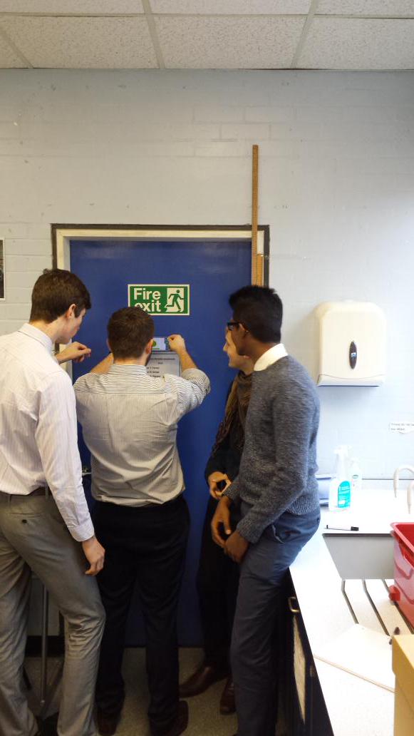OPGSPhysics's tweet photo. My top Physicists trying to figure out the Physics Olympiad Experimental project... @OPGSComputing @OxfordPhysics http://t.co/O6Y6Ue7kSj