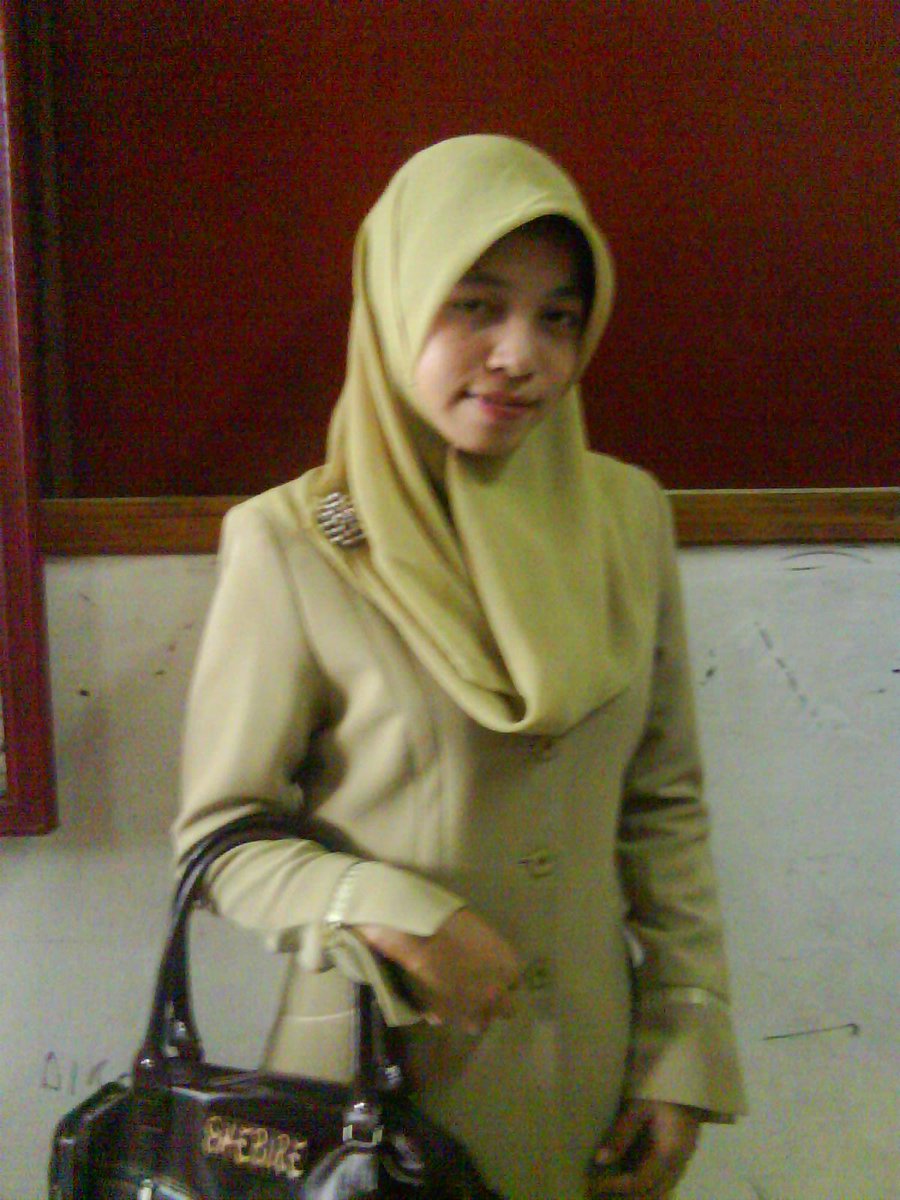 trmkshguru's tweet photo. ibu dewi handriyati: dia adalah sosok seorang guru yang sangat baik hati dan sabar. I miss U teacher #TerimakasihGuru http://t.co/LzmWnLlg1T