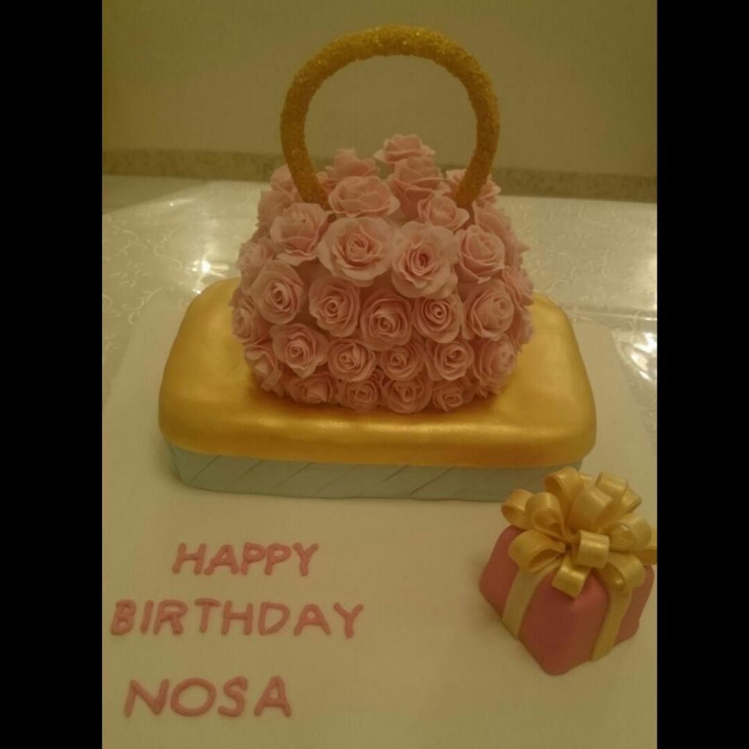iBake_sa's tweet photo. #Cakepops #dessert #Riyadh #cake #cake_pops #cakedecorating #ibake #طلبيات #حفلات #مناسبات #حلويات #الرياض #جدة #كيك http://t.co/tR6sIzjNq6