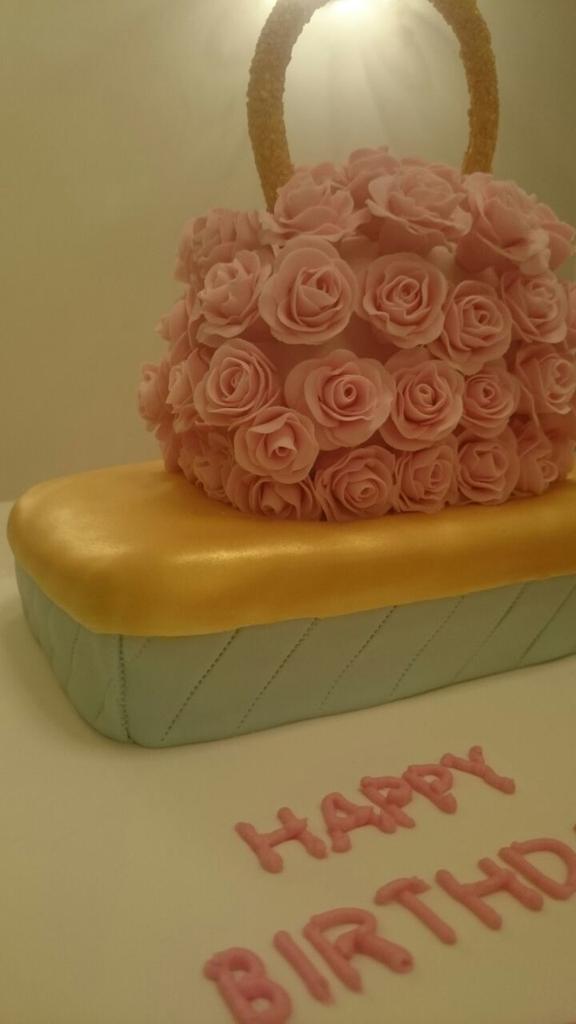 iBake_sa's tweet photo. #Cakepops #dessert #Riyadh #cake #cake_pops #cakedecorating #ibake #طلبيات #حفلات #مناسبات #حلويات #الرياض #جدة #كيك http://t.co/0MJ9eQai5f