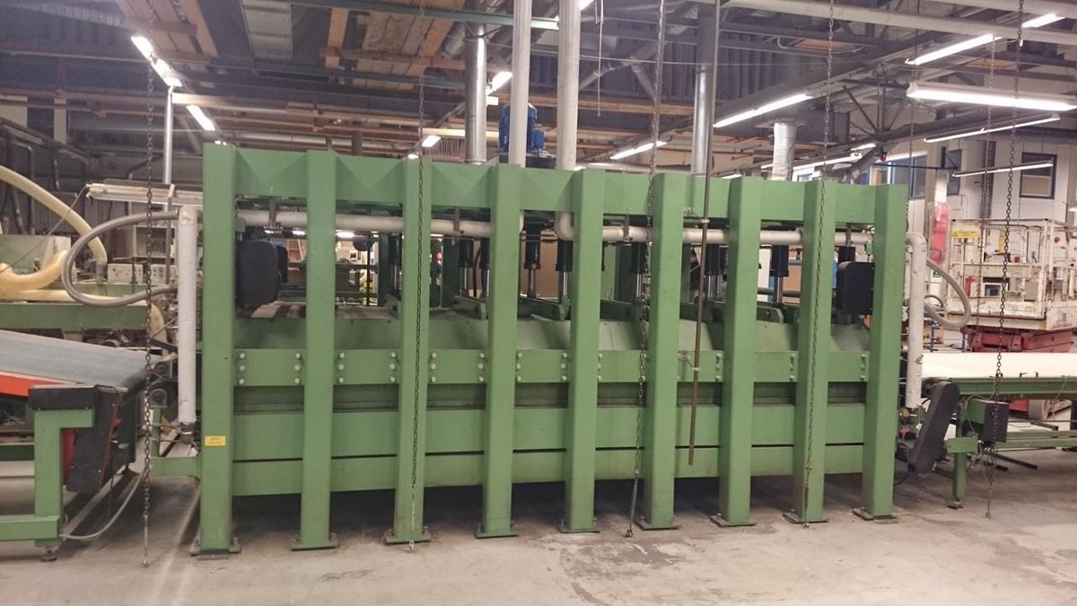 RTK_TRADE's tweet photo. Automatic Feed Through Press KALLESOE KL10 + LV 4514 + KA1 FOR SALE! : 
http://t.co/iZ0bhvYrnd http://t.co/AMHwuHNWdd