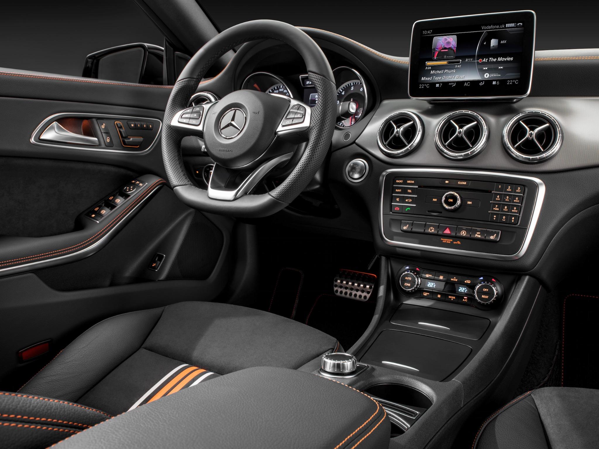 Twitter 上的mercedes Benz Spacious Strong Cla 250 4matic Shooting Brake Orangeart Interior Http T Co 1baurjqeqj Twitter