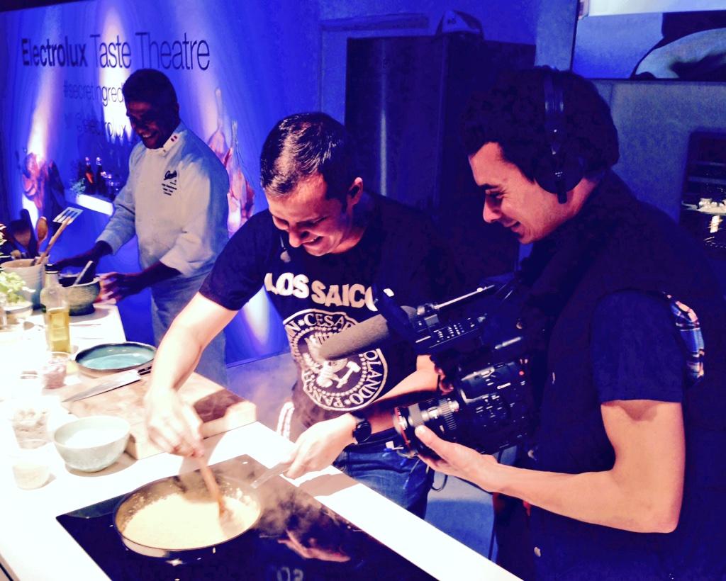 MrAndrewDickens's tweet photo. Martin Morales @Electrolux_UK Taste Theatre #secretingredient #tastewinter - brilliant demo! @martinceviche http://t.co/VA3o3xZwLM