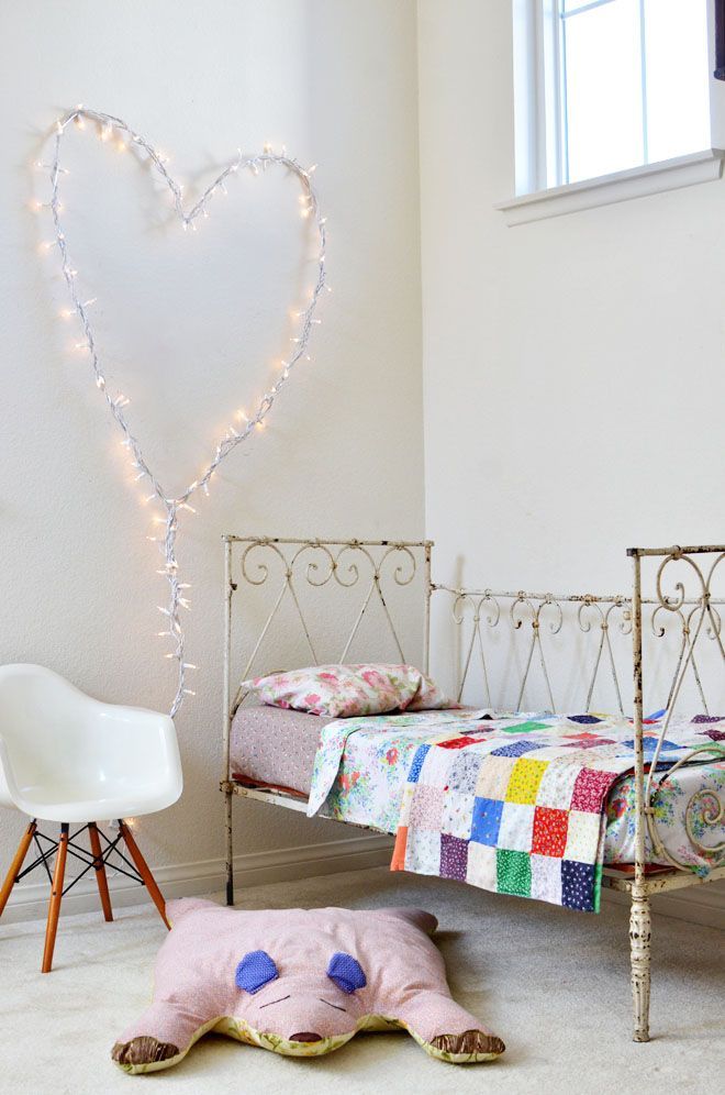 kidsmopolitan's tweet photo. Geniales #ideas para decorar cuartos de #niños con luces de #Navidad http://t.co/lmmvwDRF42 #familia #mamastuiteras http://t.co/BYZba1ctB7