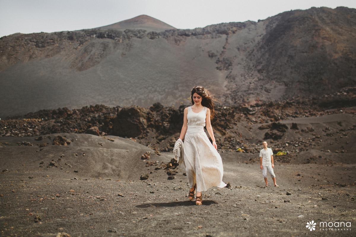 dbodascom's tweet photo. Mar, lava, arenas negras. Hoy en el blog una #bodadiferente, con esencia. #lasbodasdedbodas
http://t.co/uySShl2qit http://t.co/CDFxuixEY3