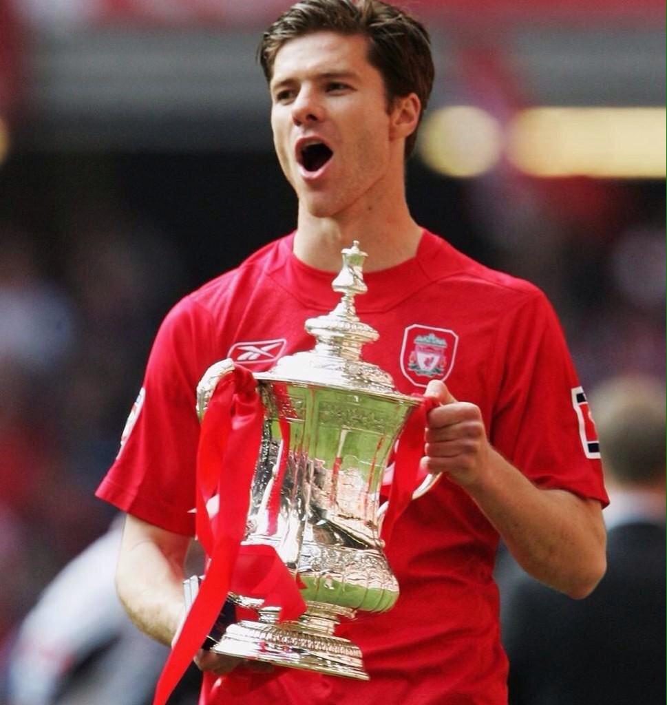 Happy Birthday to former midfielder Xabi Alonso. 