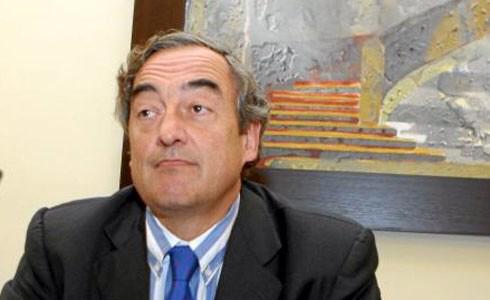 cotilleosETSIST's tweet photo. Parecidos razonables: Francisco del Rio (profesor de economia) y Juan Rosell (presidente de la CEOE) http://t.co/oSoqQ6Lors