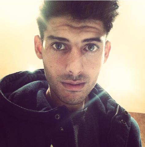 iismaaeeel's tweet photo. Ya es hora de ser feliz ! :) http://t.co/6x1Va5usR2