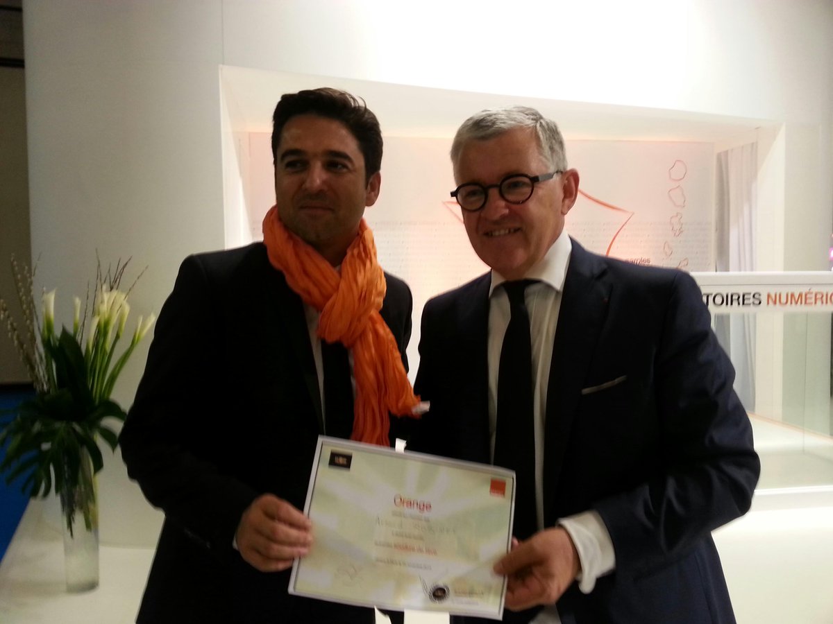parolesdelus's tweet image. Remise du diplôme de soudeur à @ArnaudRobinet par @Bruno_Janet Félicitations ! #SMCL2014