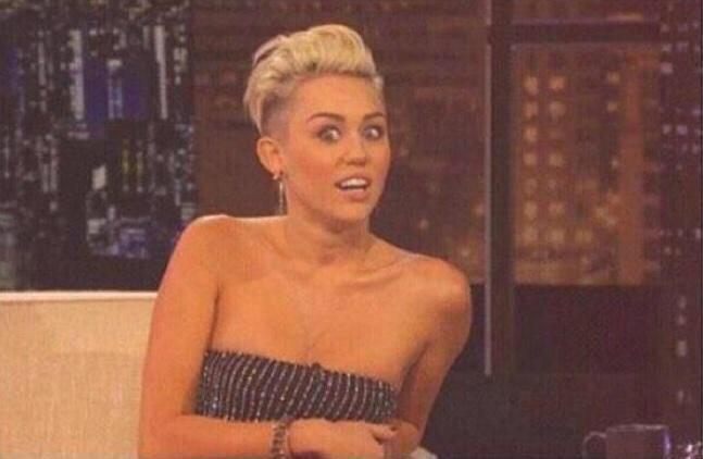 2Hooood's tweet photo. When I showed Miley my PP http://t.co/CVeLRic5XO