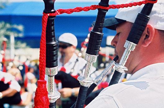 dubaipipeband's tweet photo. Upcoming gig! JESS School Fair - Friday 28 November. We will be there from 3:00pm. Come along and see us! http://t.co/p7bX0aiBbC