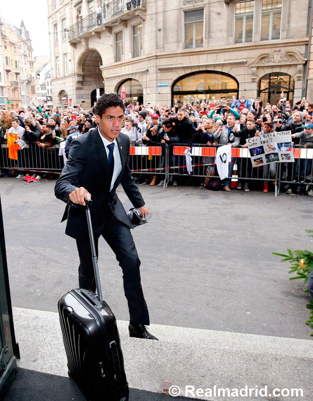 realmadrid's tweet photo. ¡Ya estamos en Basilea! #BASvsRealMadrid #HalaMadrid http://t.co/ryn1zEG1oW