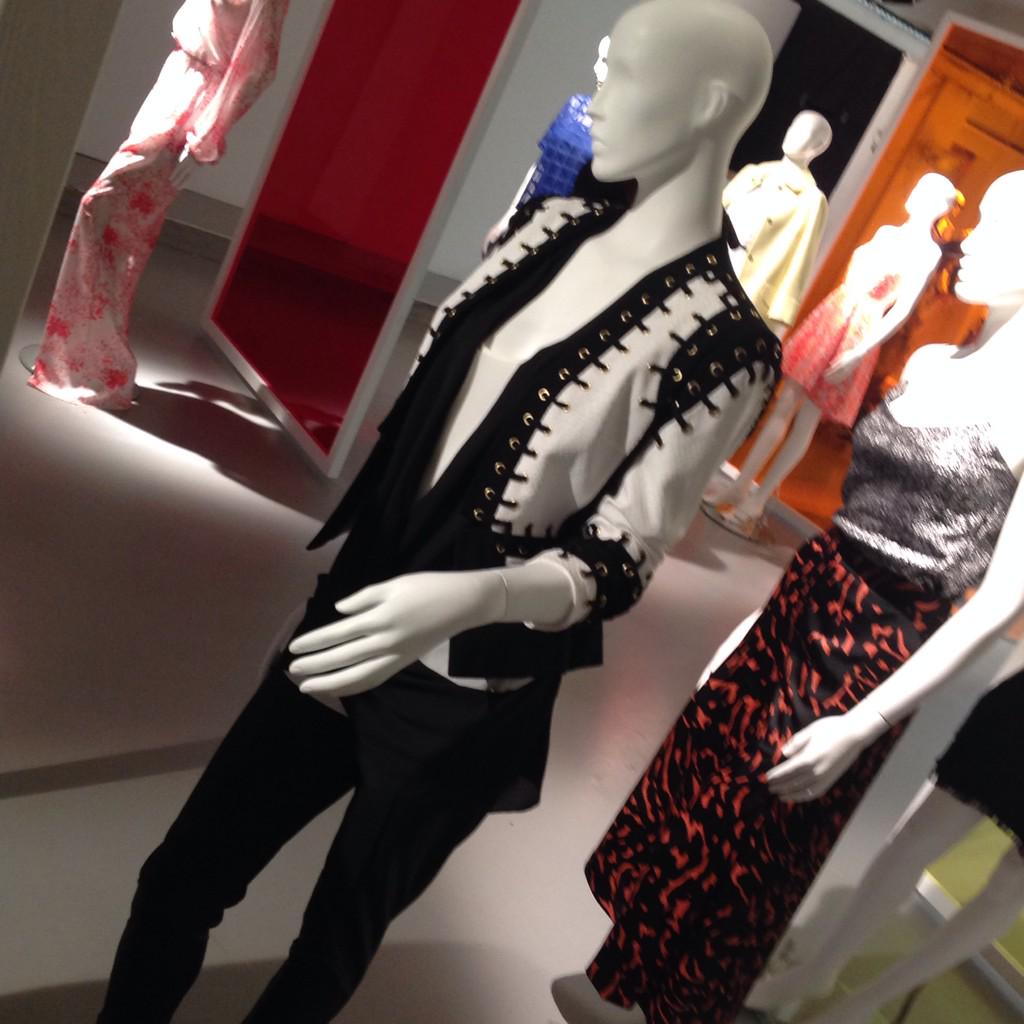 verynetwork's tweet photo. We're loving this eyelet jacket at the #VerySS15 press day! http://t.co/wkCMo171ps