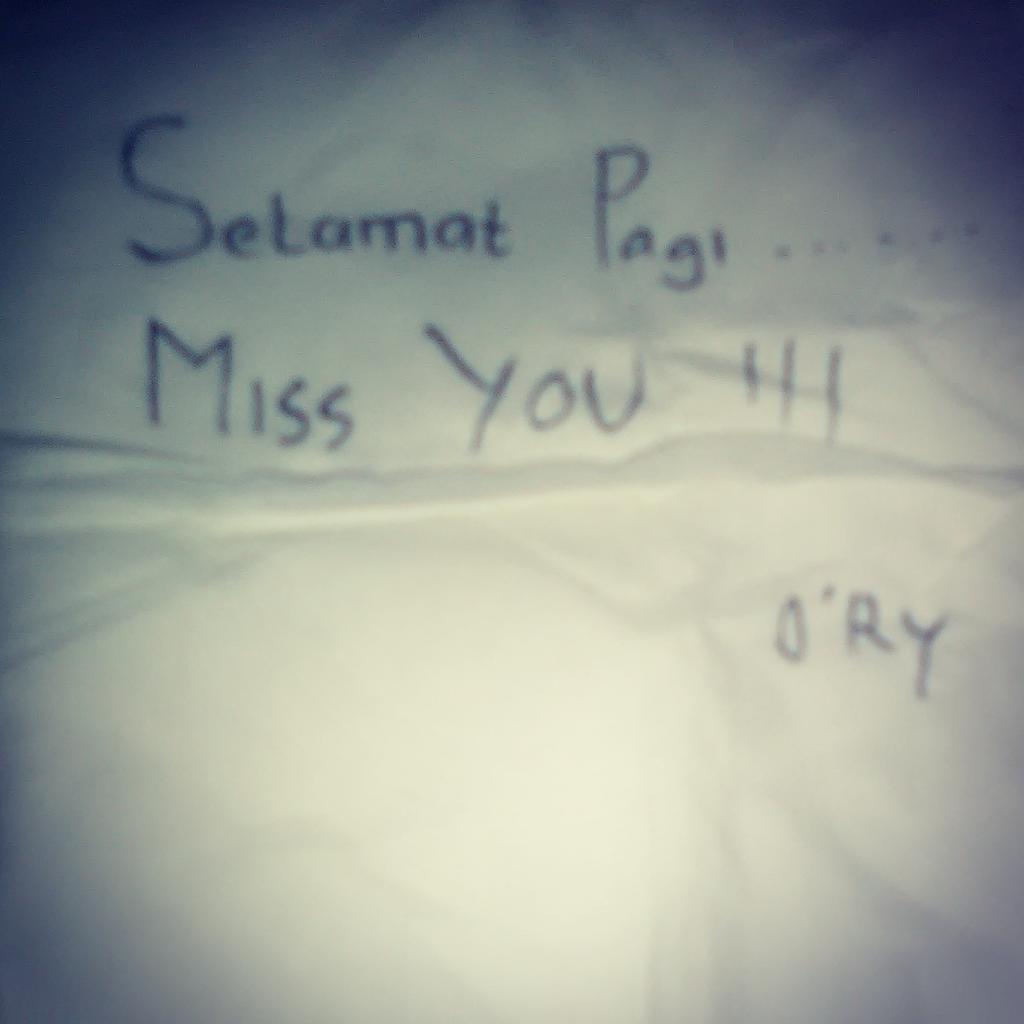 Kamu akan merindukan aku
Jika saya tidak lagi tersenyum dengan mu
Tidak lagi ada kata kata ini
I miss you