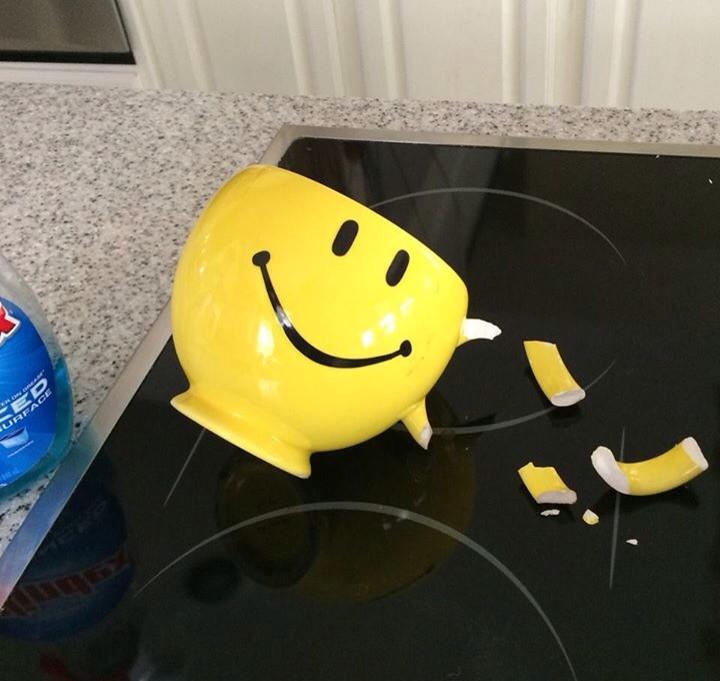 DramaDepts's tweet photo. Wow, someone's acting a little crazy there, Com, posting goodnight 30 times.  Say you're sorry!
 
sorry, I cracked up http://t.co/v4lVra5PQl